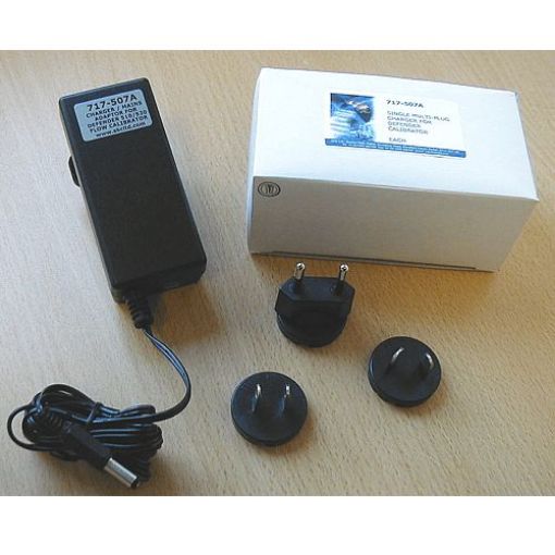 Bilde av SINGLE MULTI-PLUG CHARGER FOR DEFENDER CALIBRATOR